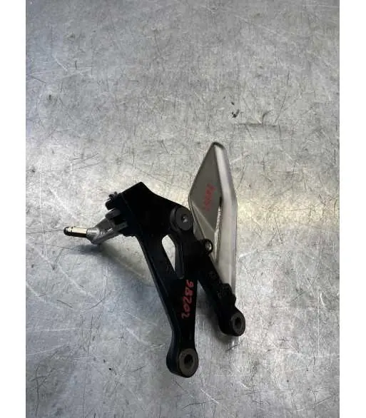 Platine repose pied Avant Gauche TRIUMPH STREET TRIPLE 660 – 2020 Solde