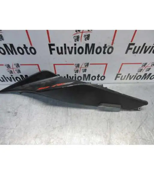 Flanc de selle Droit APRILIA RS 50 – 2020 Petit Prix