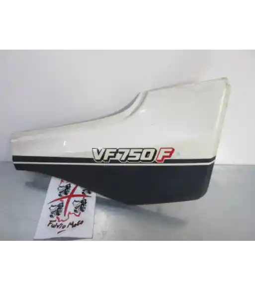 Soldes Flanc de selle droit – HONDA VF 750 – 1983