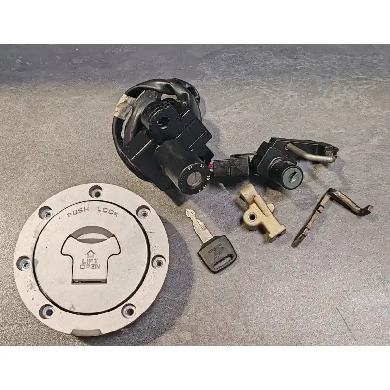 Jusqu&rsquo;à Épuisement Des Stocks DESTOCKAGE Kit Serrure Honda CBR600F 1993-1994 (Occasion)