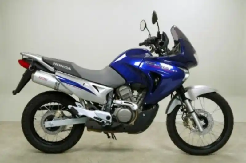 Must-Have Silencieux Giannelli alu On-Off 4T pour Transalp 650