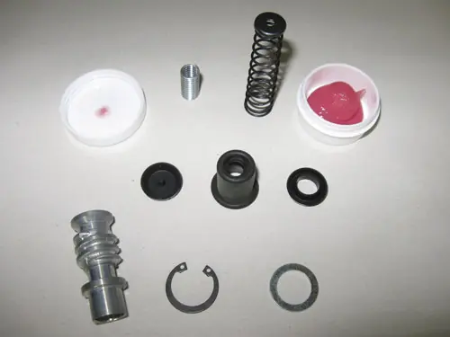 Nécessaire de réparation émeteur hydraulique embrayage GPX750 85-91 Prix Réduit