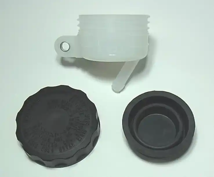 Acheter En Ligne Kit réservoir maître-cylindre AR CB900F Hornet 2002-2007