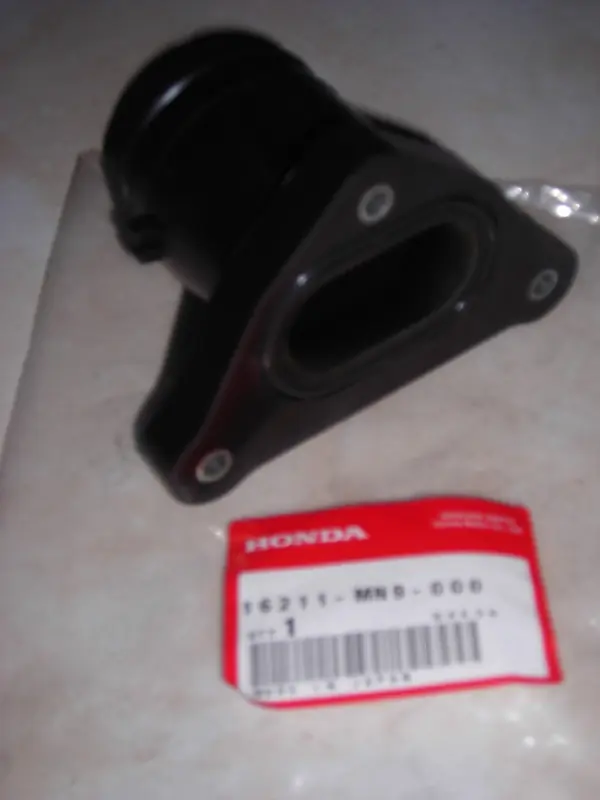 Nouvelle Collection Pipe d'admission pour Honda NX650 Dominator RD02 1987-1996