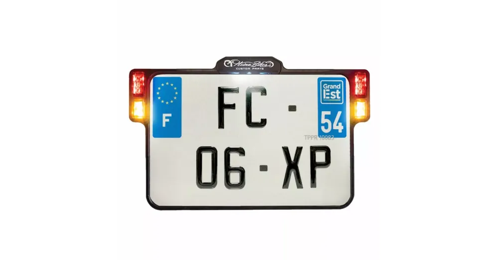 Support de Plaque central avec Feux Arrière LED 3-en-1 All-Inn 2.0 France Noir Commander Maintenant