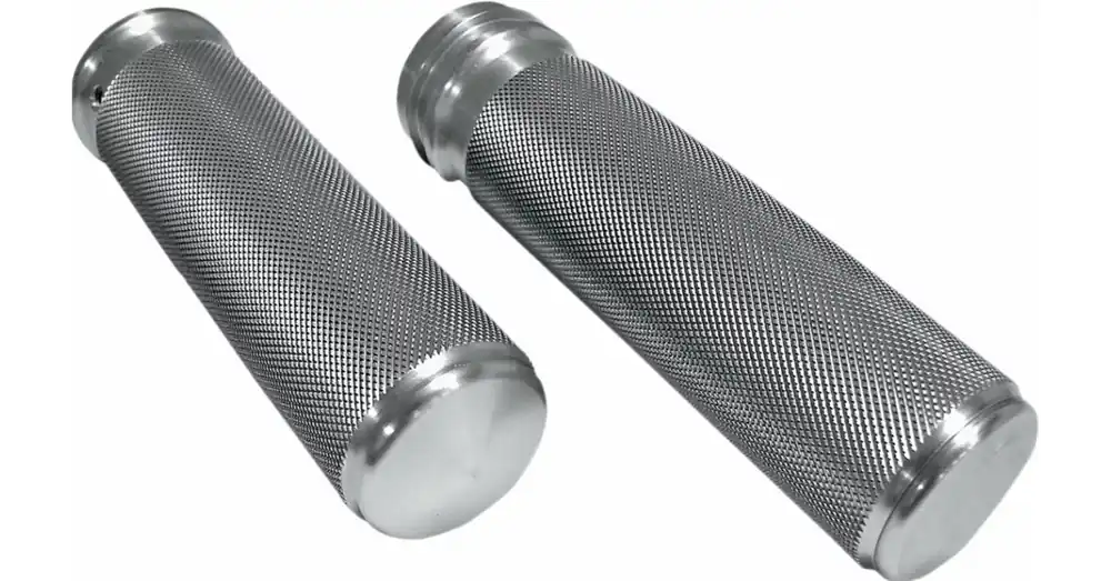 Poignées Knurled Joker Machine Aluminium Anodisé Dyna, Lirewire, Softail, Touring, Trike Offre Spéciale