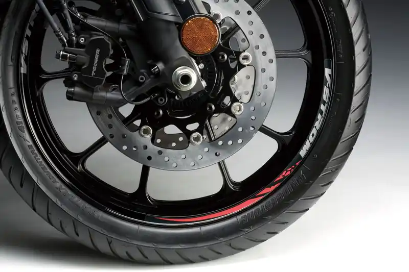 Suzuki décor de jante V-Storm 1050 roue avant 19 rouge Soldes