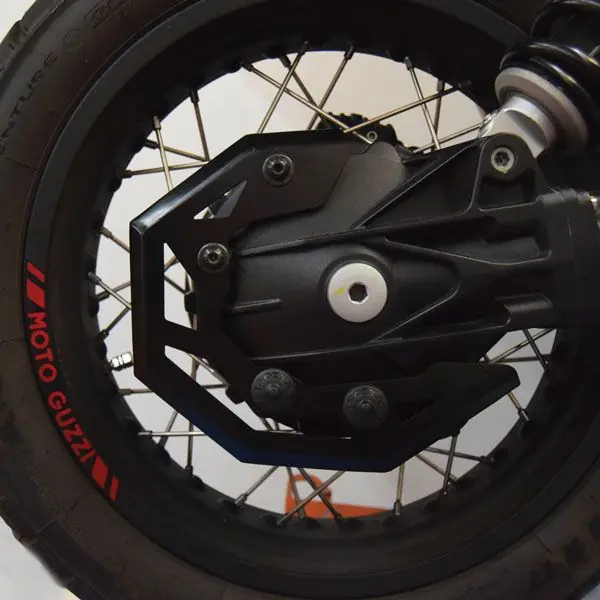 Cache-cardan noir pour Moto Guzzi V 85 TT (19-23) Promotion