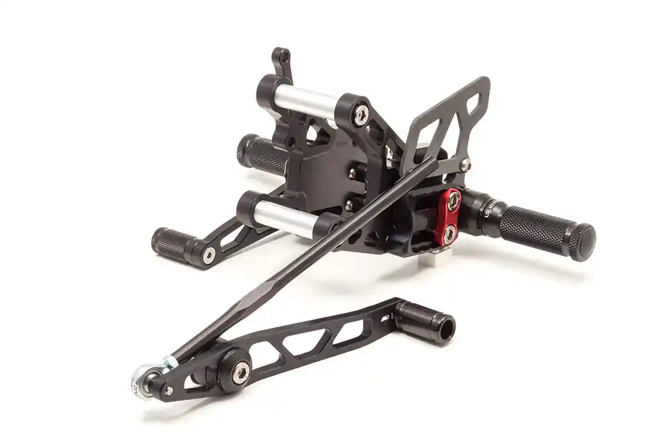 Promotion Saisonnière LSL 2Slide-Rastenanlage für Yamaha YZF-R6, 2006 -, schwarz-rot